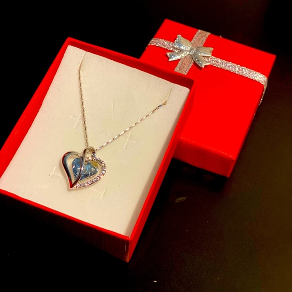 Beautiful heart necklace with gift box - Picture 1 of 2